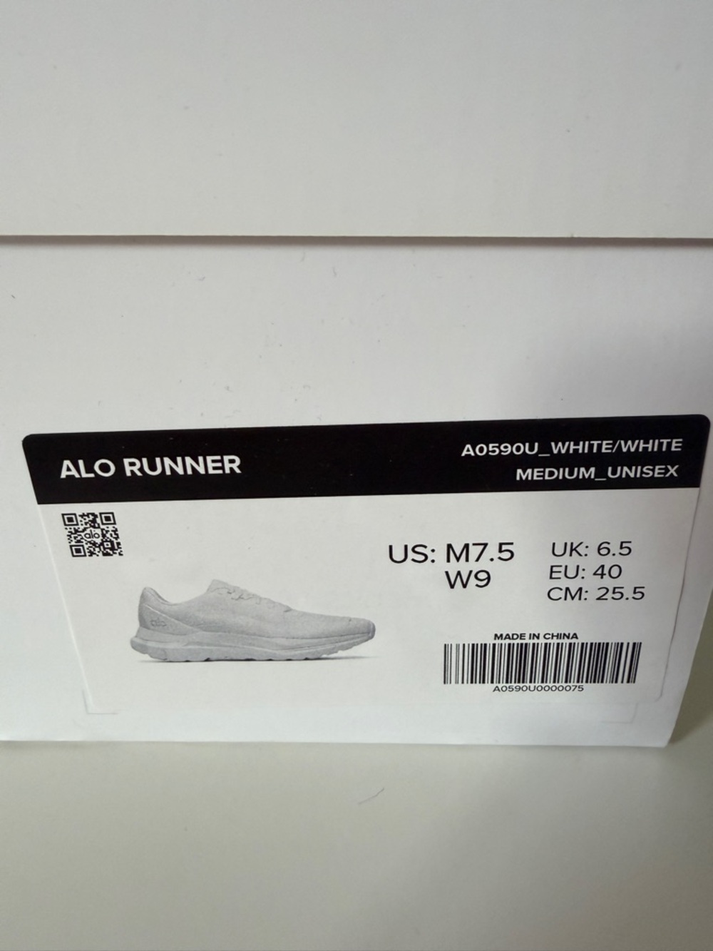 ALO Runner - White/White 7.5M/9W pre-owned - Picture 2 of 3